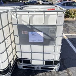 IBC Water Tank with Pallet - 275 Gallon 