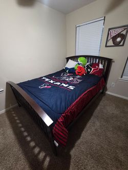 Queen Bed & Dresser with Mirror