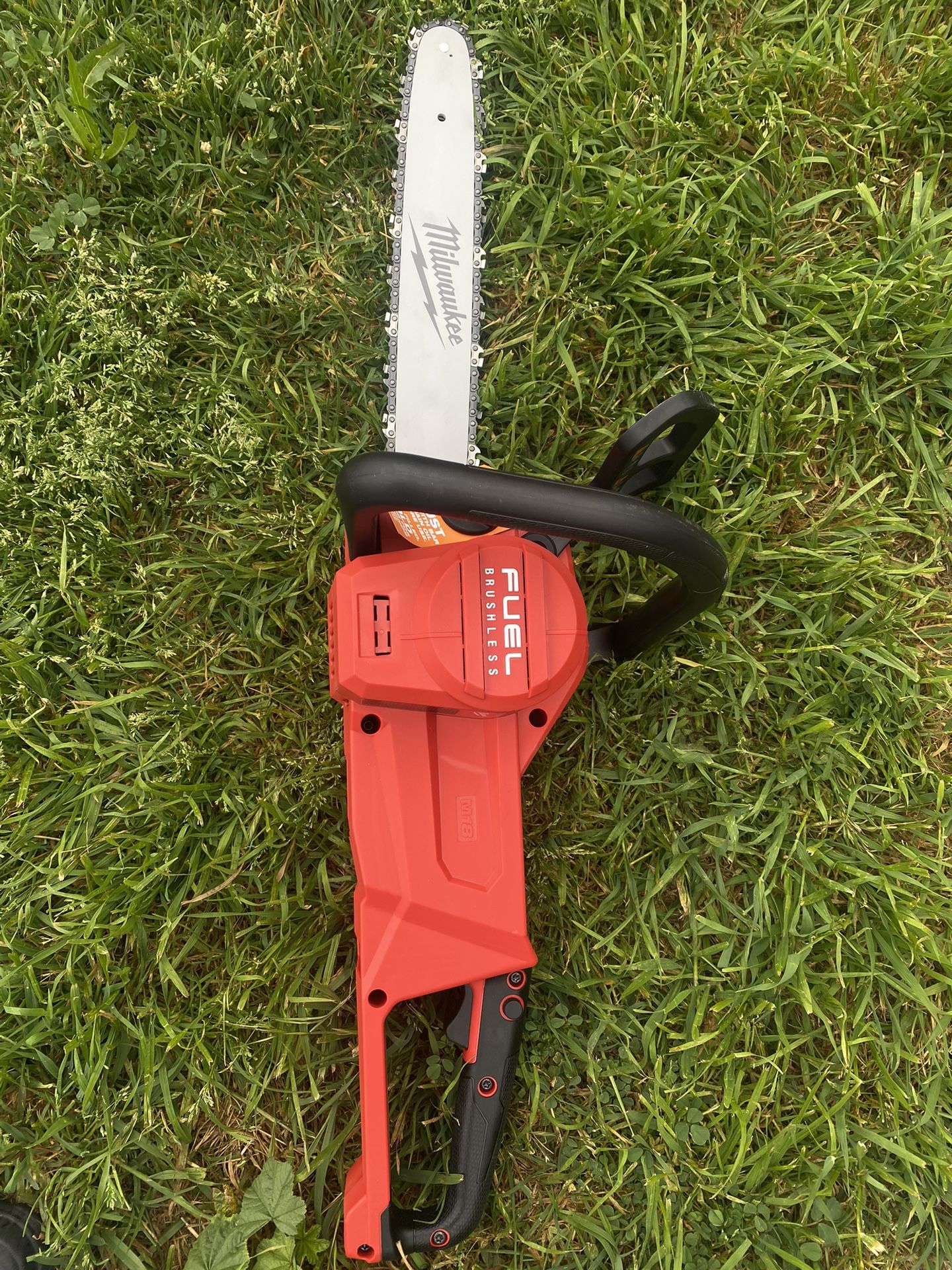 Milwaukee Chainsaw Motosierra
