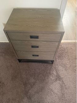 AVALON 3-DRAWER NIGHTSTAND