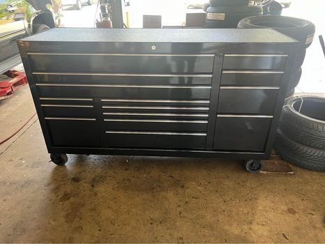 73” SnapOn Toolbox w/Power