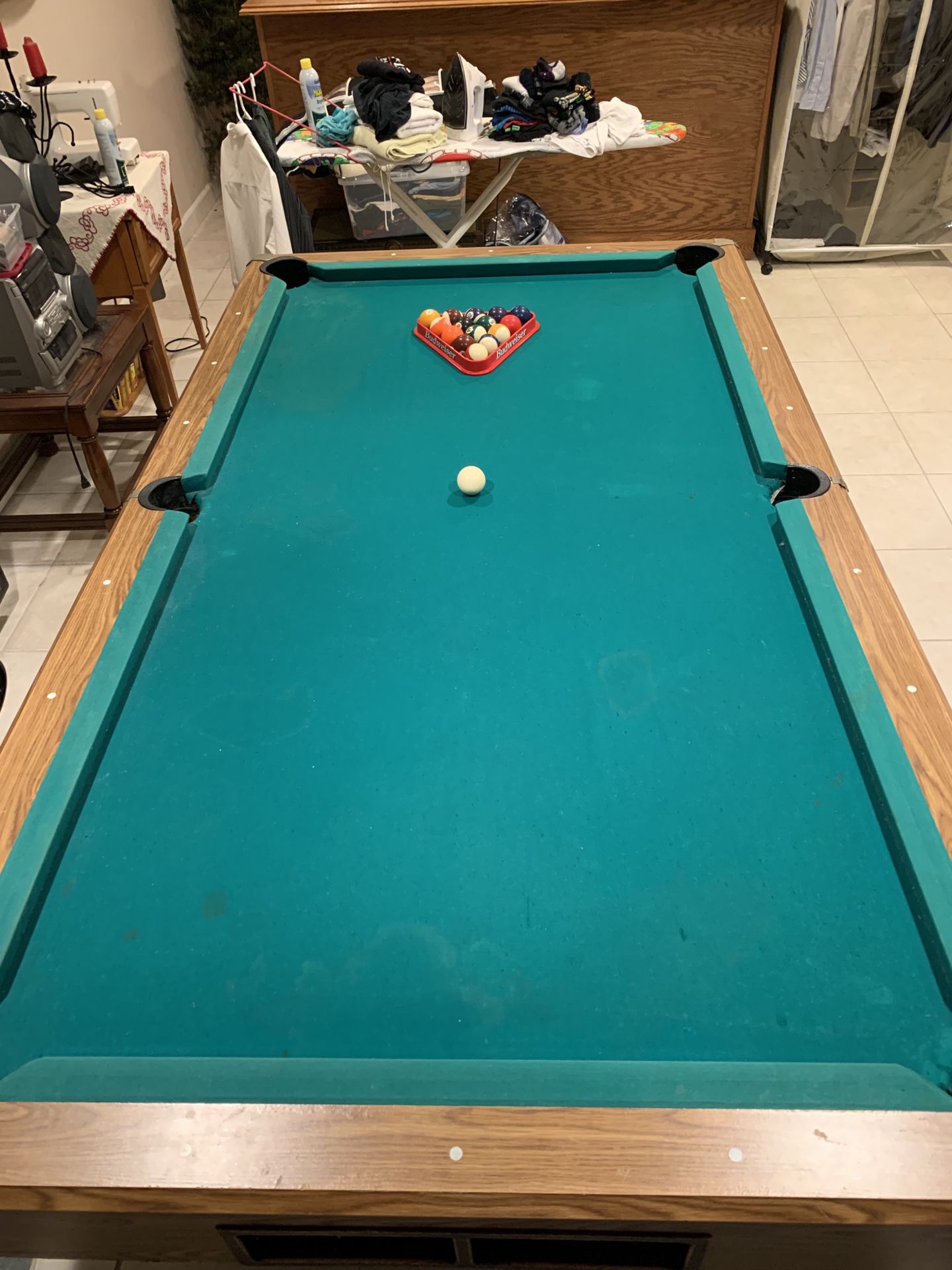 Pool billiards table