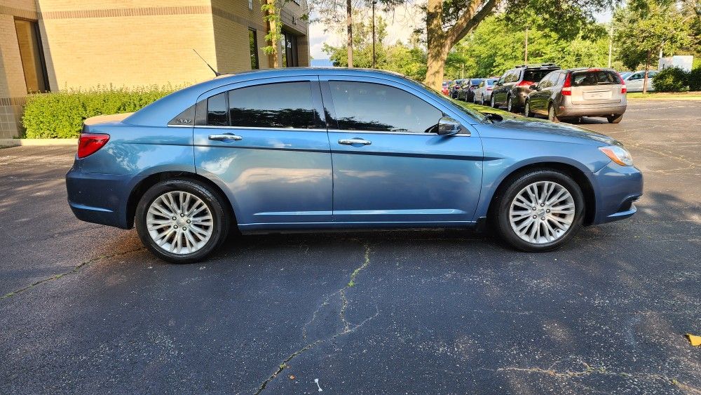 2011 Chrysler 200