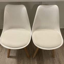 Mid-Century White Chair (set of 2)