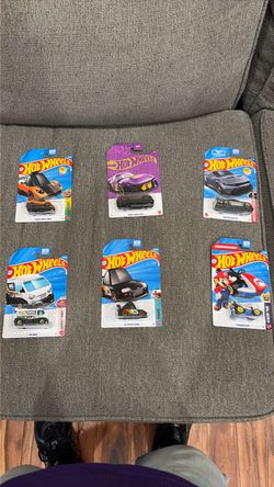 Hot Wheels Die-Cast Cars Lot of 5
