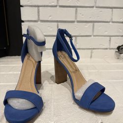 NEW Blue Heels Size 8.5