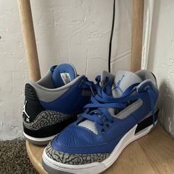 Jordan retro 3's Varsity Royal