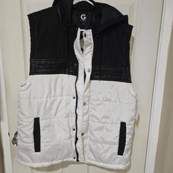SALE!💥New Guess Mens hooded puffer vest size Xlarge ( reseda ca 91335)