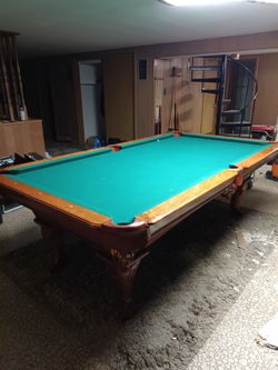 KASSON 8 Foot Model Pool Table & Supplies