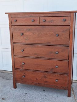 DRESSER