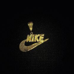 10k Gold - NIKE Swoosh Pendant 