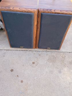 Speakers vintage old KLH good shape and work no offers no trades 75th amp Indian School serious buyers only please $50 cash for the pair cheap