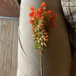 8 Piezas  De Flores Anaranjadas. 8 Pieces Of Bonches Of Orange Flowers