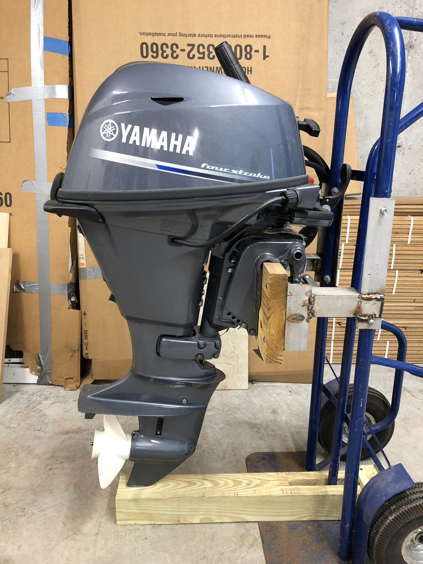 Yamaha 15 HP NEW NEVER USED 2018 outboard motor