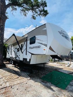 2016 Forest River RV 5th wheel