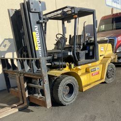 FORKLIFT 