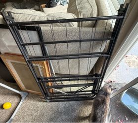Foldable twin frame