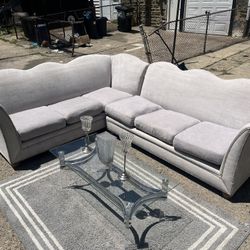 Aria Designs 6 Piece Sectional over 80% off of original price ($3000+)**free delivery included**