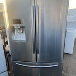 GE Refrigerator GE in good condition 36 x 70