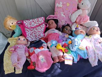 Bundle of dolls 🪆 for a girl play mommy 👩 $20 Slauson ave /western
