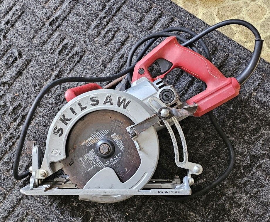 Wormdrive Skilsaw