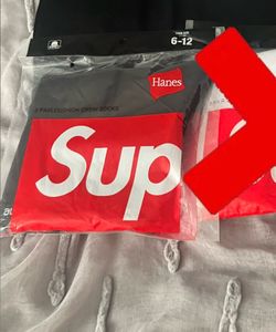 Supreme socks (2)