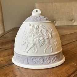 1993 Lladro Christmas Bell