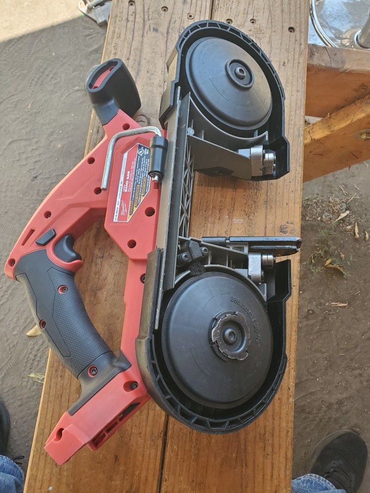 Milwaukee M18 Fuel Band Saw (TOOL-ONLY) (Blade Is Not Included) 