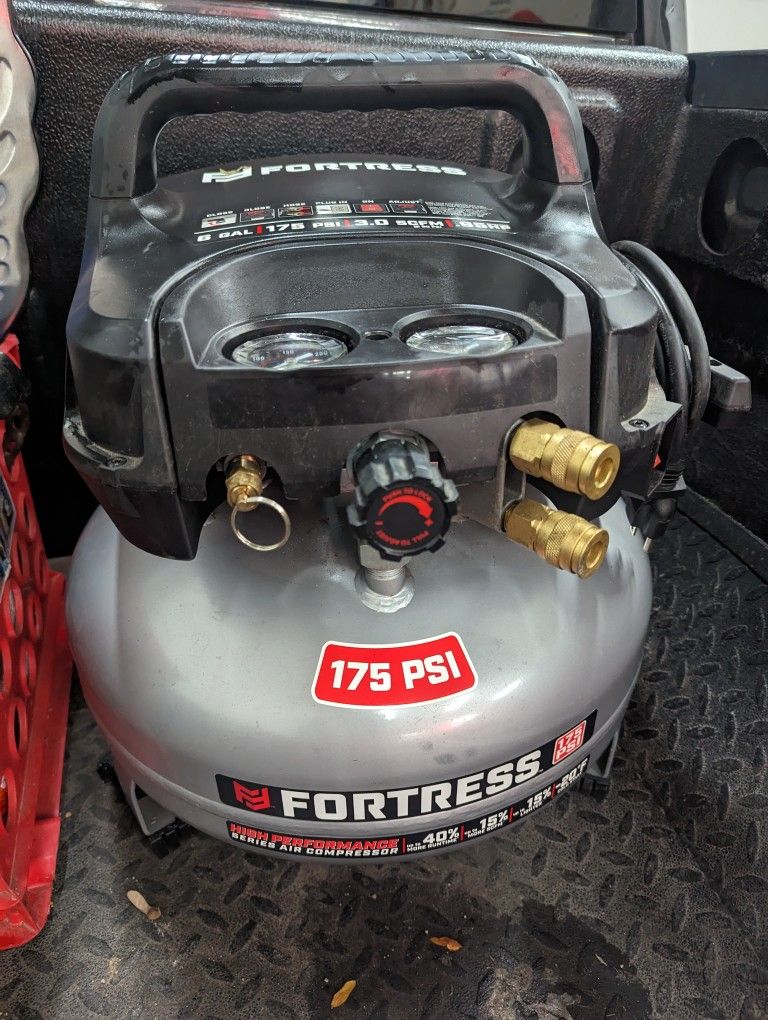 Fortress 6;Gallon Compressor