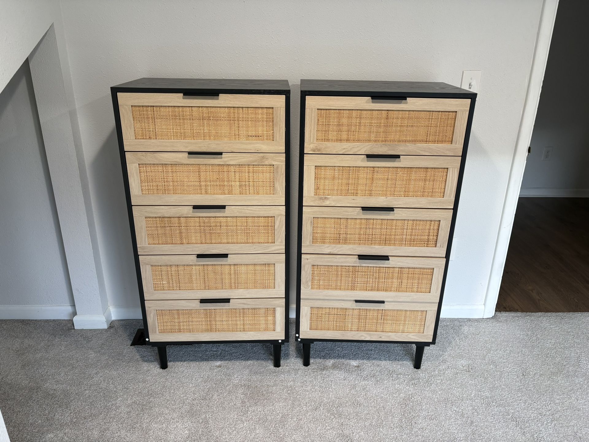 Black and Brown Wood 5-Drawer Chest 