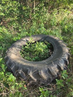 2 tractor tires