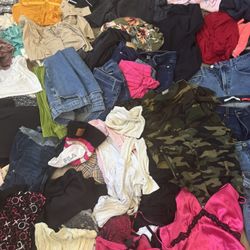 More than 200 women’s clothing. Size S/M/L, Very clean. $1 each. Must buy at least 10.