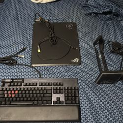 Asus Rog Pc Gaming Peripherals keyboard, Mousepad, Headset stand