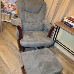 Rocking Chair & Foot rest 