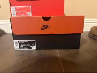 Shoes plus sweats Jordan 12’s Retro Size:10.5