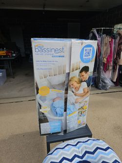 Bassinet swivel sleeper
