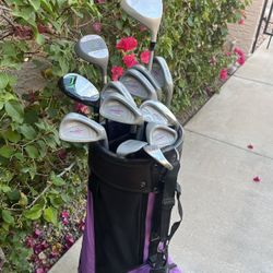 Women’s Golf Club Set With A Golf Bag