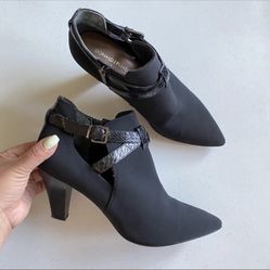 Donald J Pliner Black Pointed Bootie