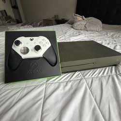 Xbox one S dark green and Xbox series 2 elite controller