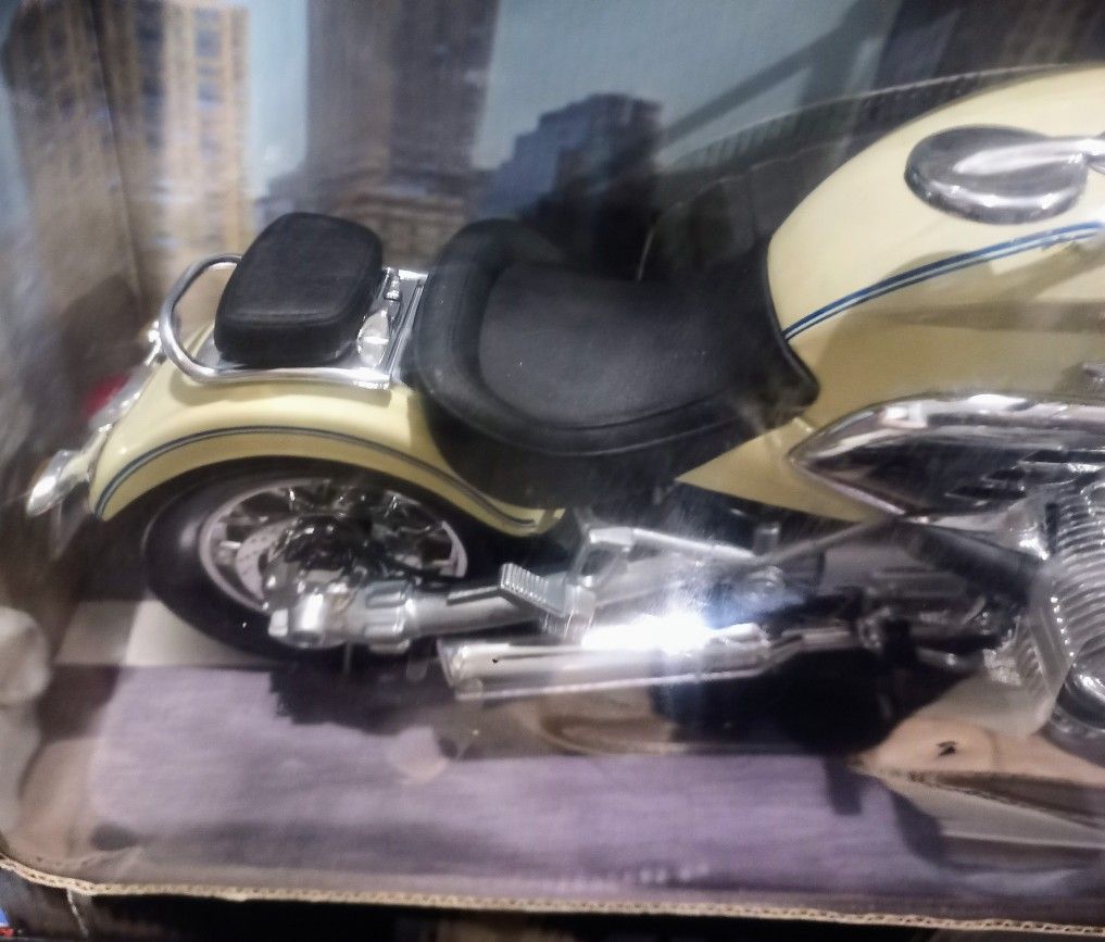 New BMW R1200C Motorcycle 1:6 Scale Diecast Road Rider Bike