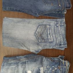 USED. (3) Ladies Jeans Size 5 for $5 Total 