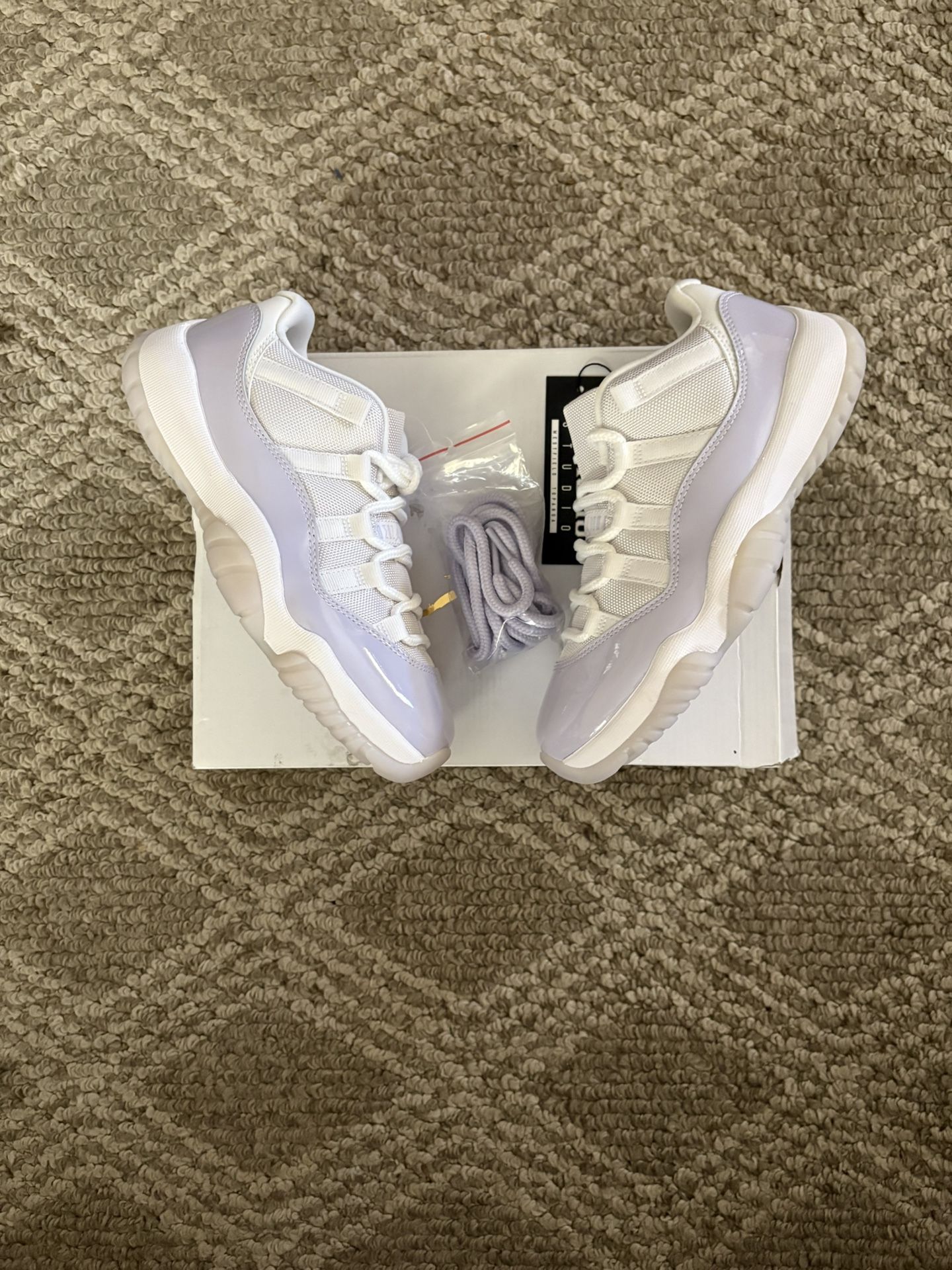 Jordan 11 “Pure Violet”