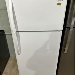 Frigidaire Top And Bottom Refrigerator 