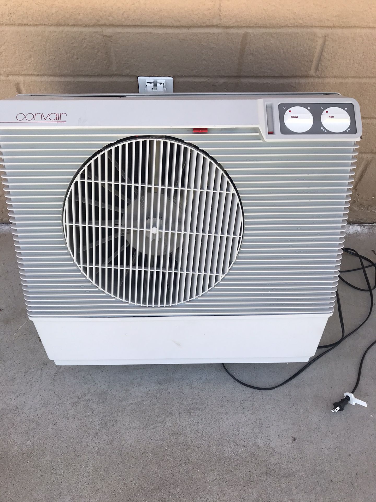 Evaporative cooler