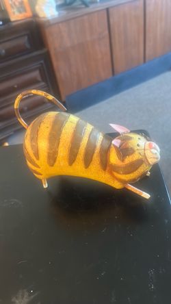 Metal wrought iron yellow and brown striped tabby cat figurine