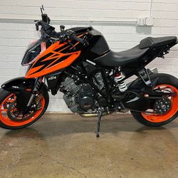 2019 KTM Superduke R 1290