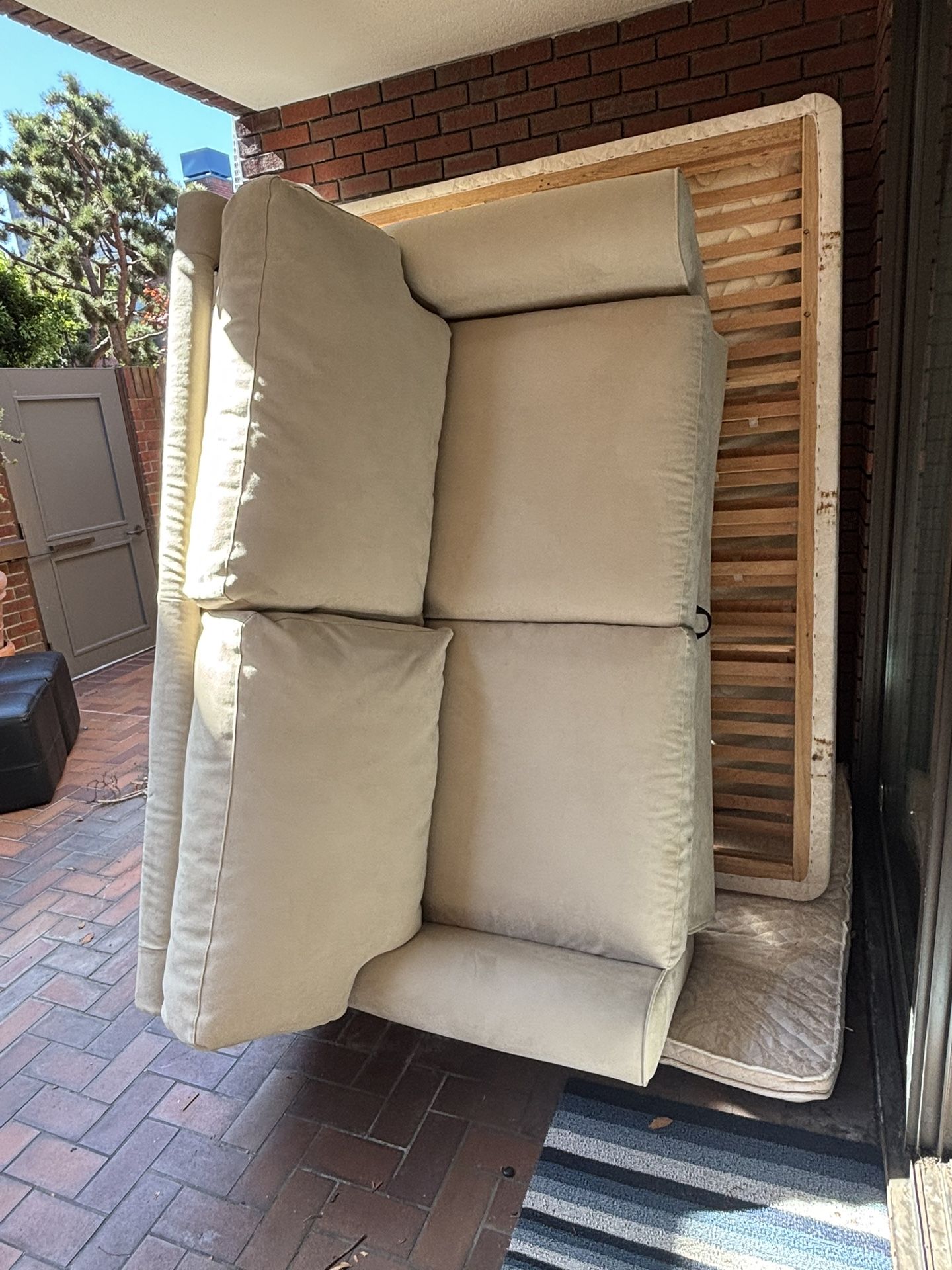 FREE - (it Cost 2500$) Macys AU brand Sofa Bed