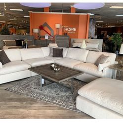 Savesto Ivory Modular Sectional (couch /Living room set