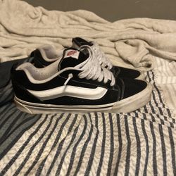 Vans Knu School