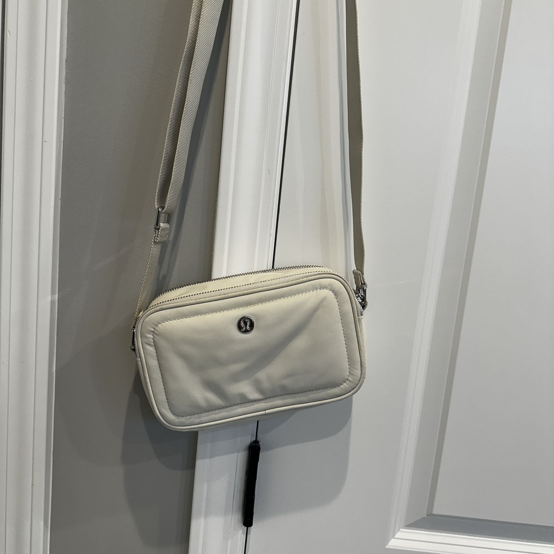 Lululemon Camera Bag 2L